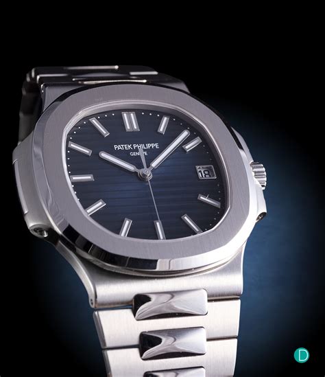 Review: The New Patek Philippe Nautilus Ref..